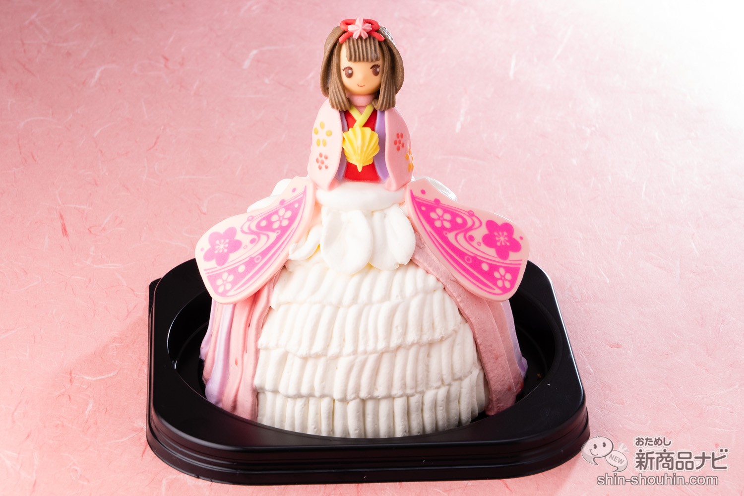 おためし新商品ナビ Blog Archive 華やかでパーティーにもピッタリ ドールケーキ プリティ桃花ちゃん で素敵なひなまつりを